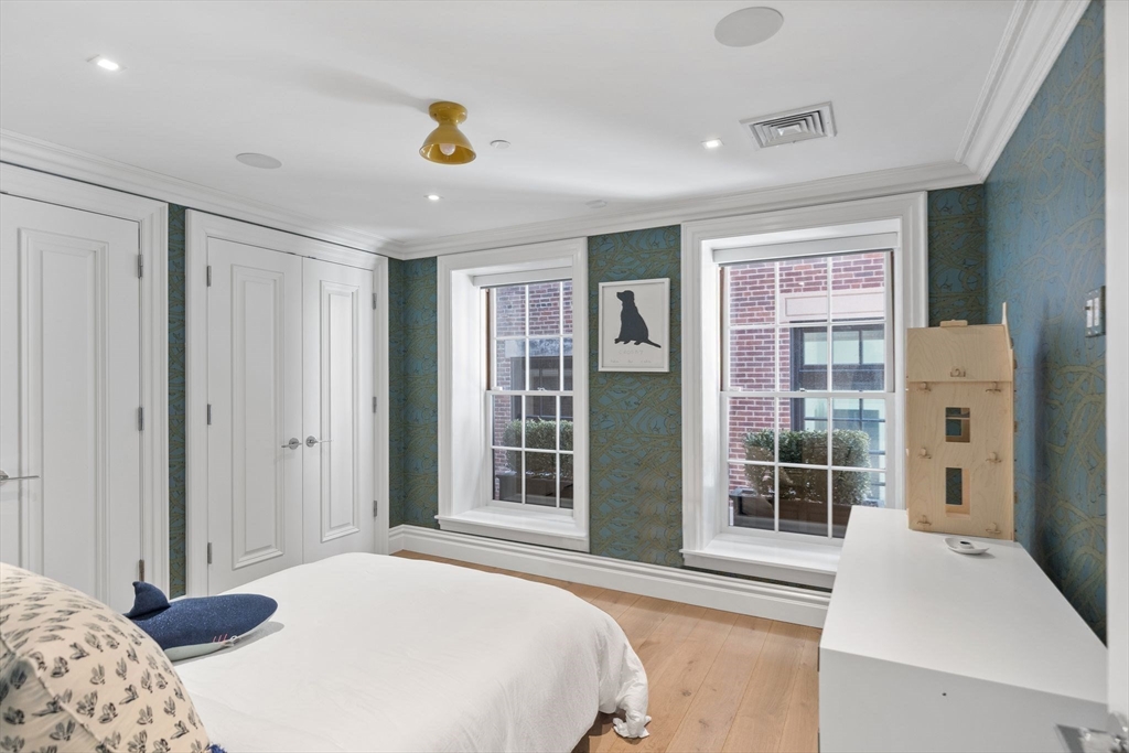 32 Derne St # 2C