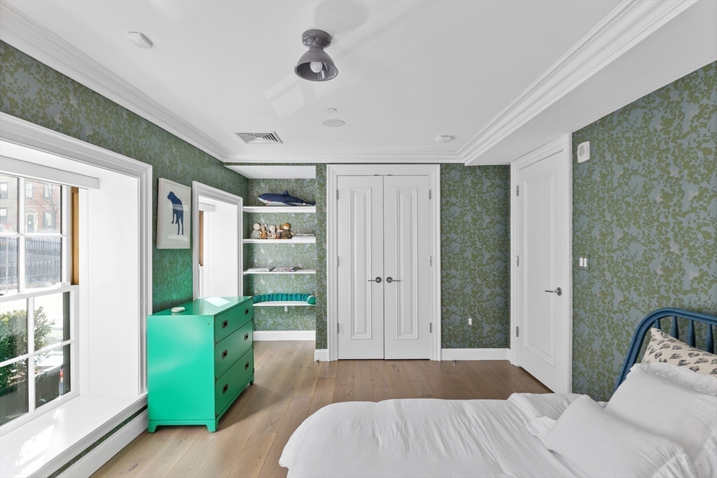 32 Derne St # 2C