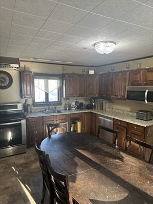 37 Crystal St