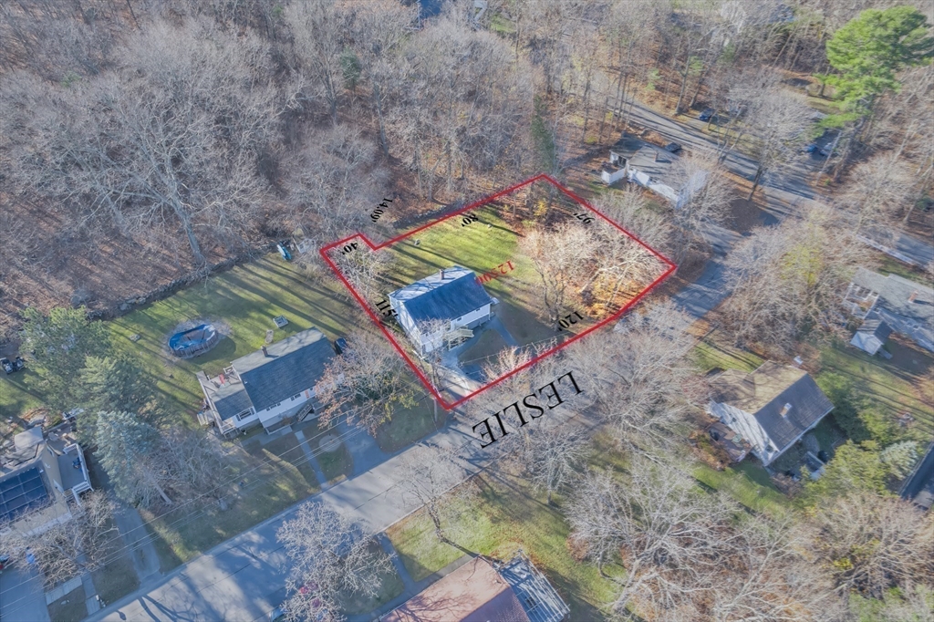 2 Leslie Ln