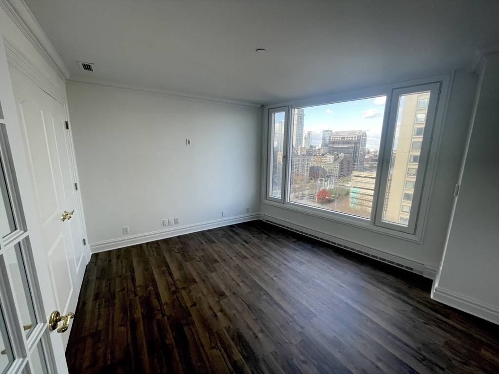 10 Rowes Wharf # 1002