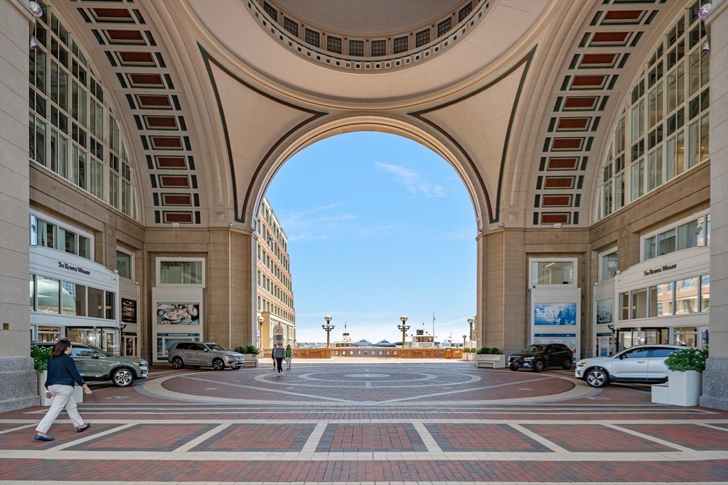 10 Rowes Wharf # 1002