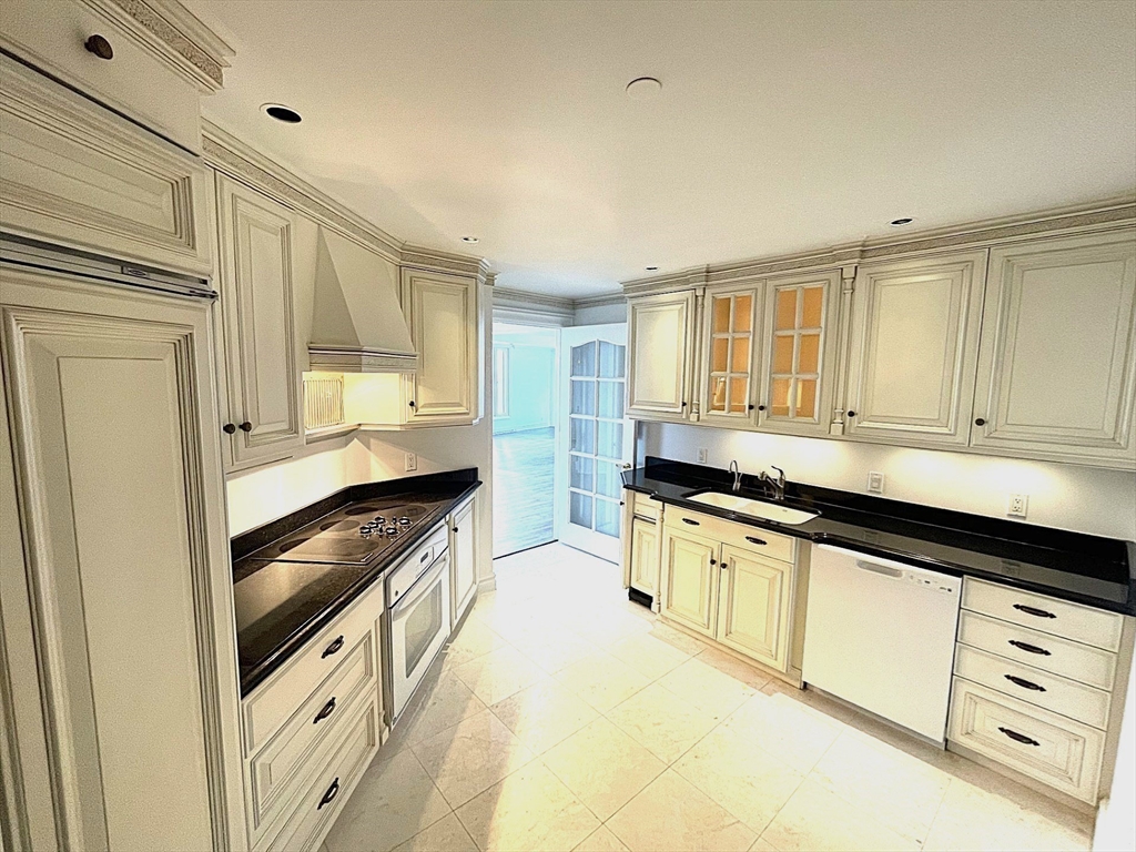 10 Rowes Wharf # 1002