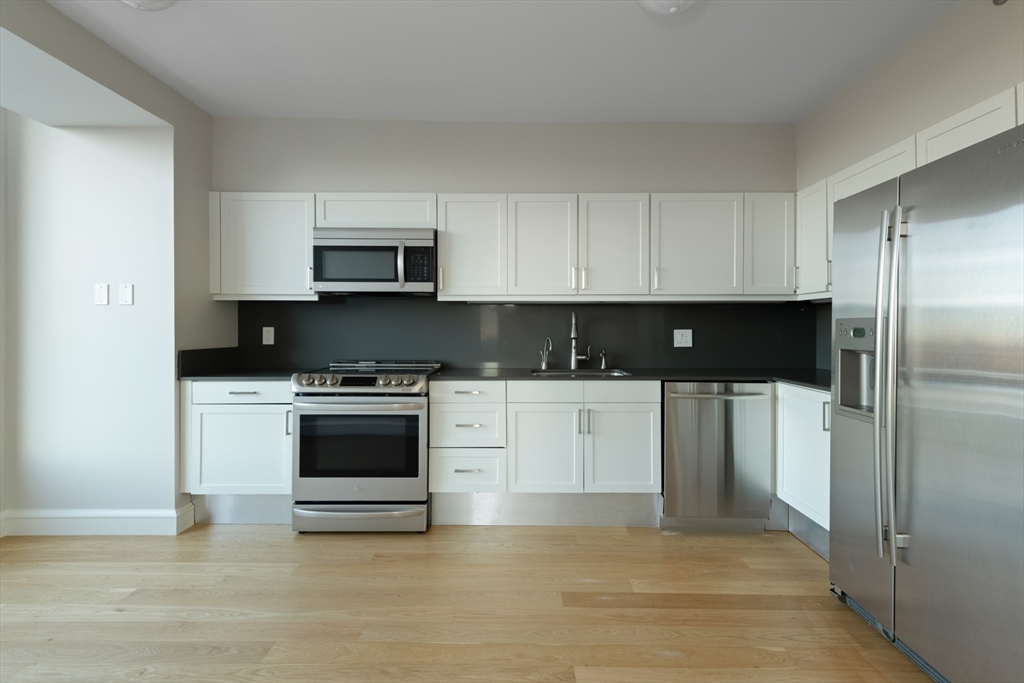 220 Boylston St # 1120