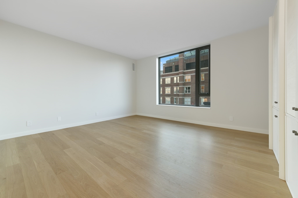 220 Boylston St # 1120