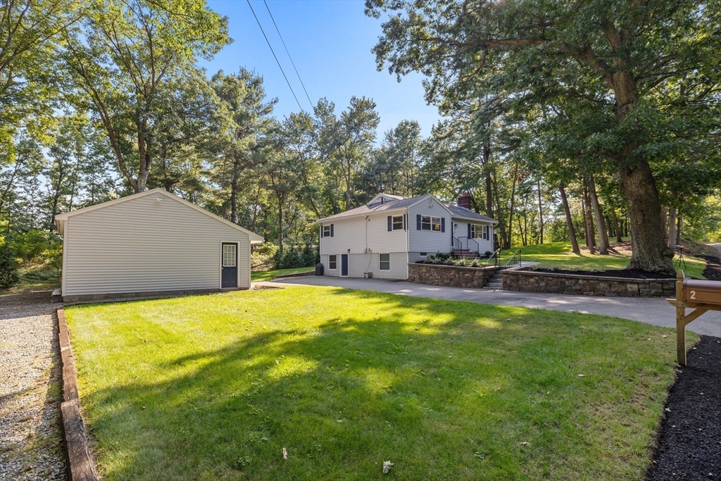 2 Woodman Ridge Rd