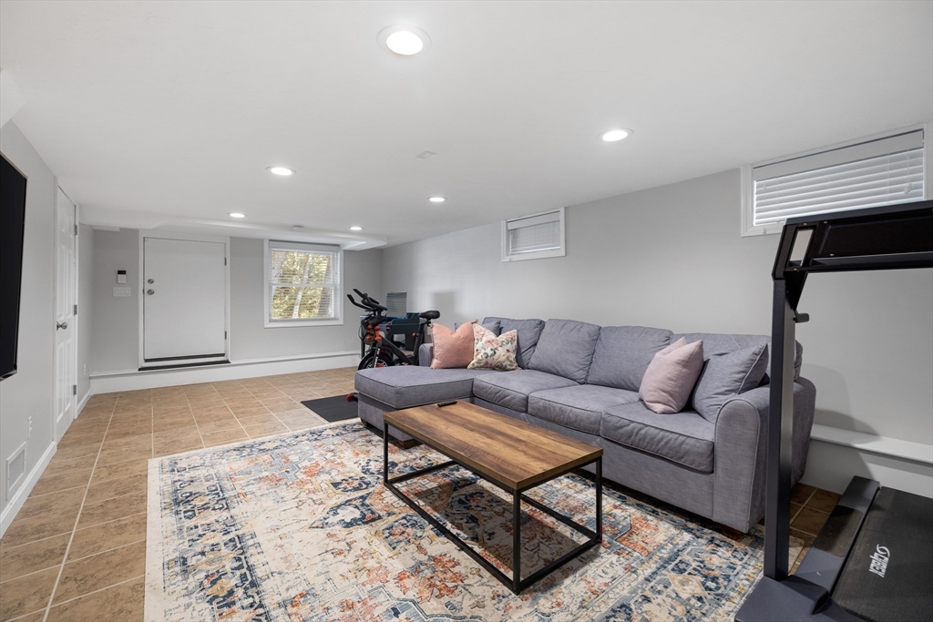 2 Woodman Ridge Rd