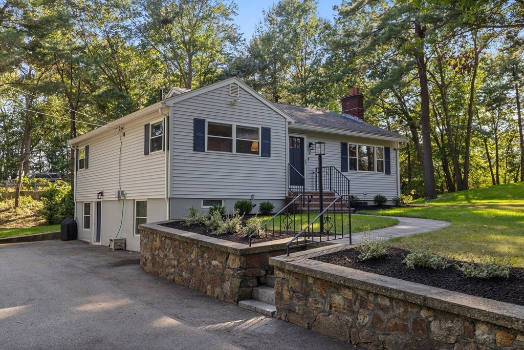 2 Woodman Ridge Rd