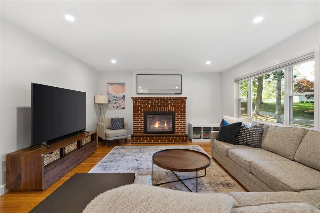 2 Woodman Ridge Rd