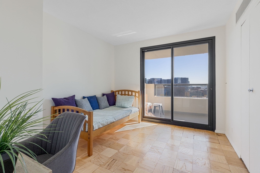 85 E India Row # 16C