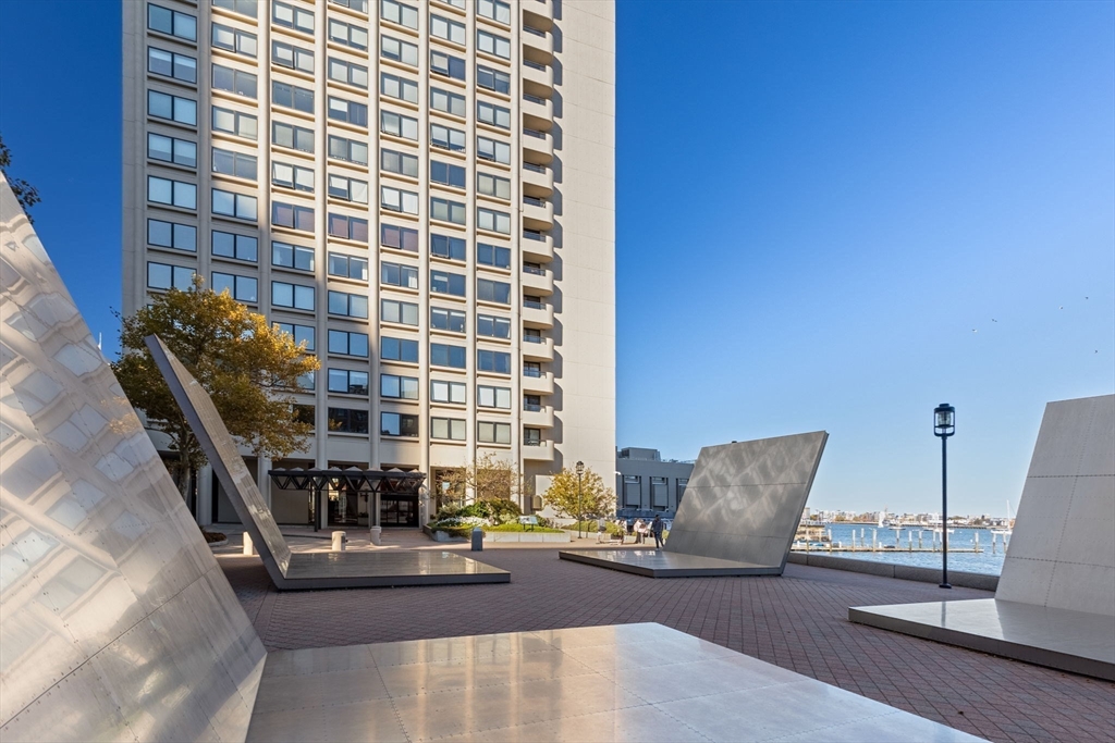 85 E India Row # 16C