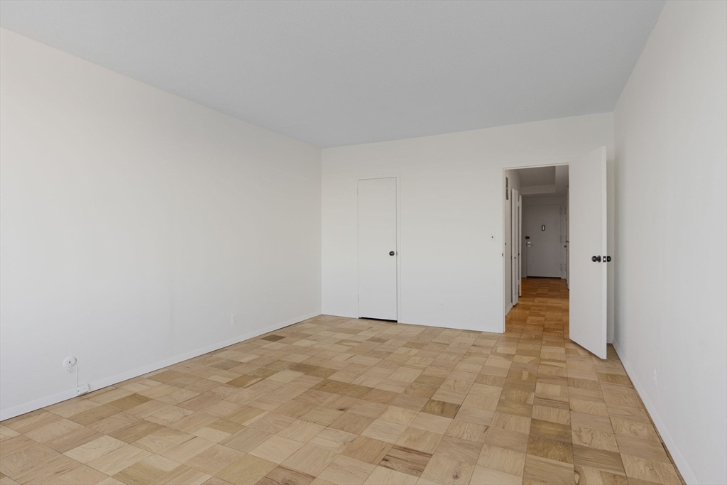 85 E India Row # 16C