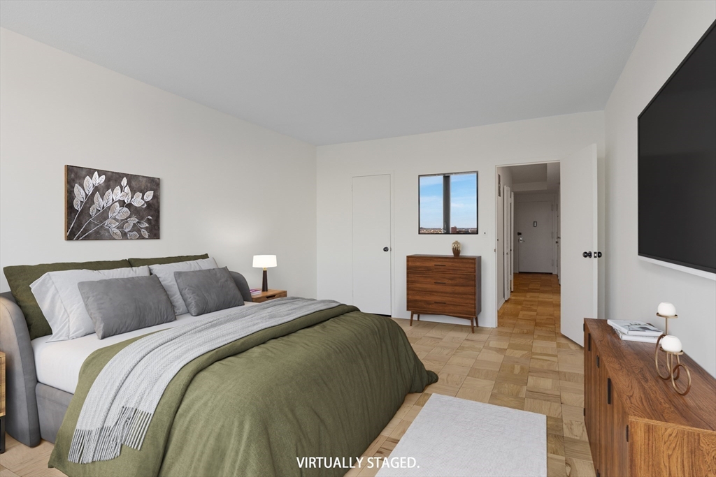 85 E India Row # 16C