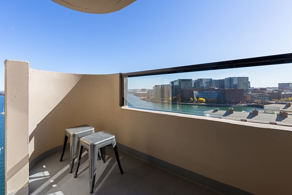 85 E India Row # 16C