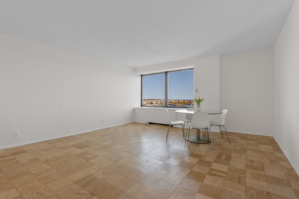 85 E India Row # 16C