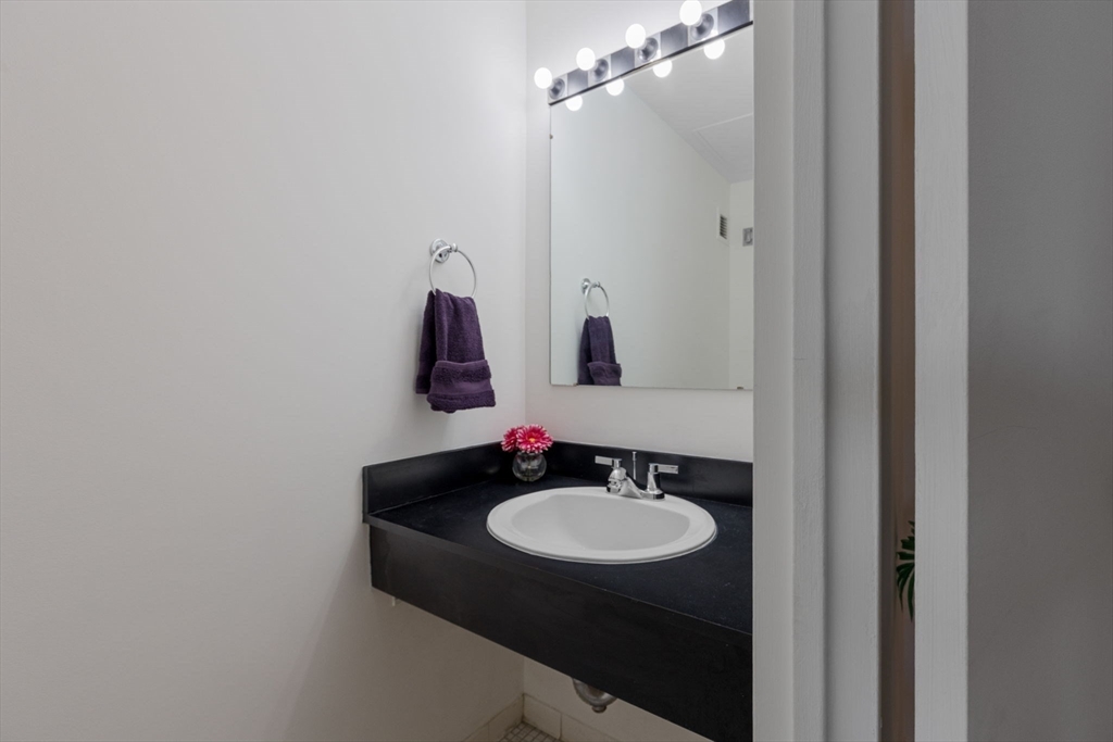 85 E India Row # 16C