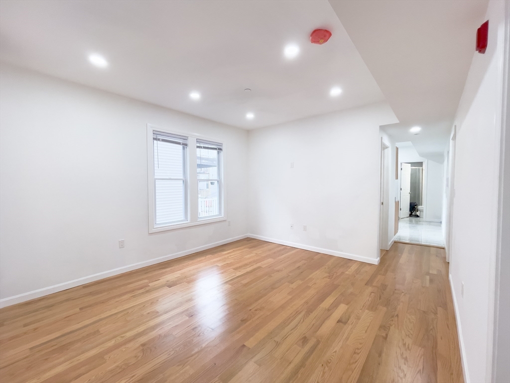 975 Dorchester Ave # 3