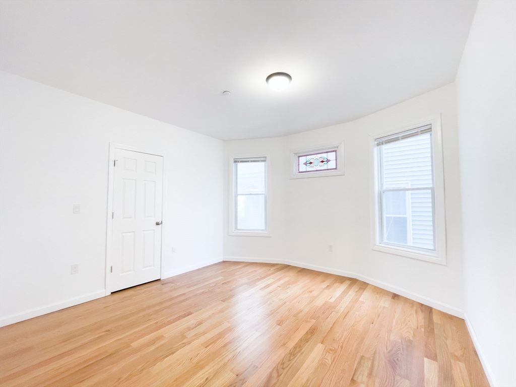 975 Dorchester Ave # 3