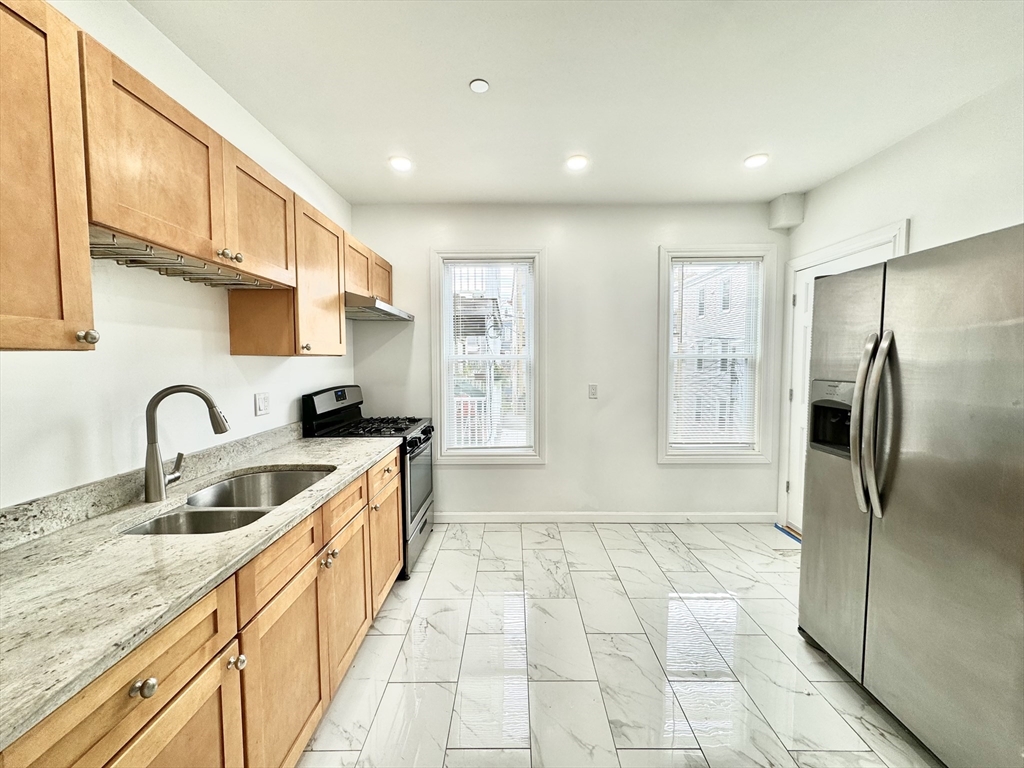 975 Dorchester Ave # 3