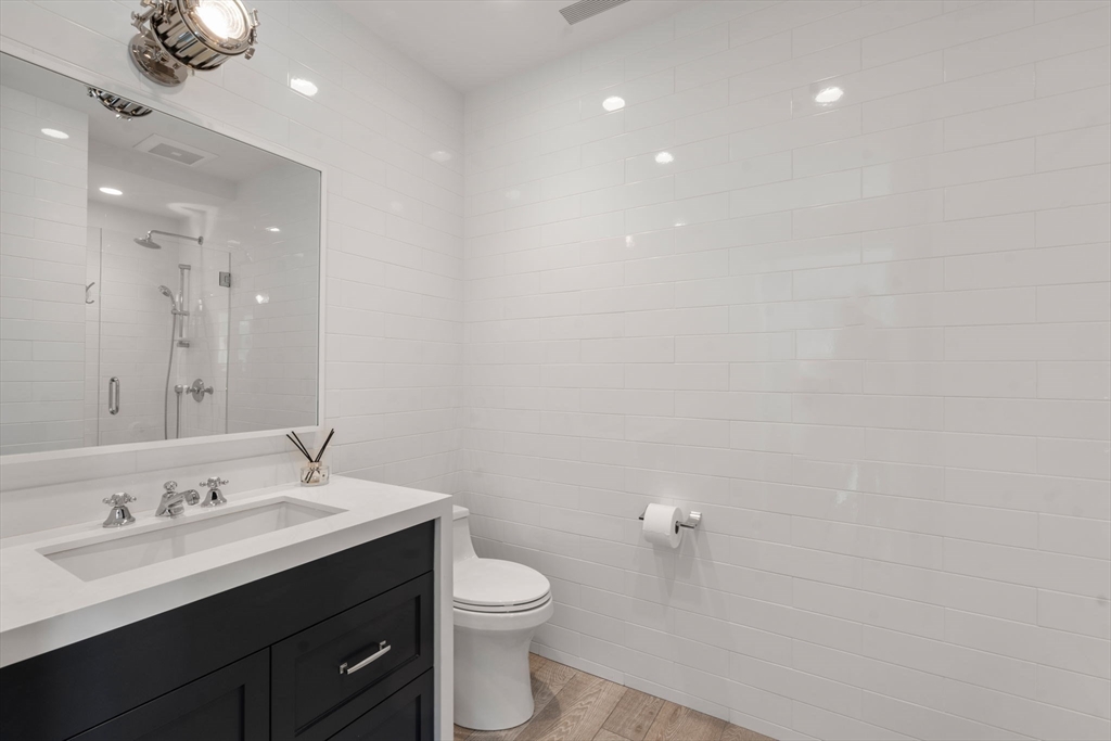 50 Battery St Unit: PH9