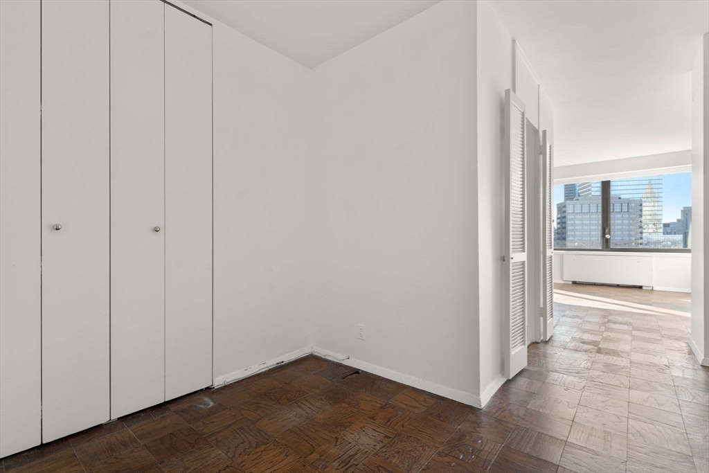 65 East India Row # 25H