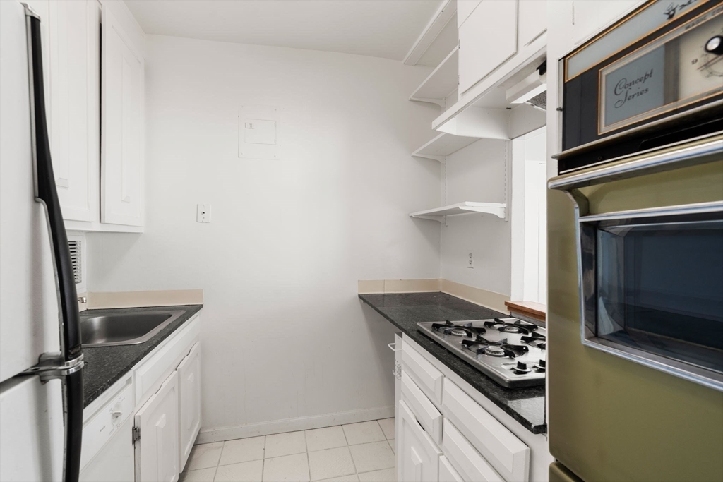 65 East India Row # 25H
