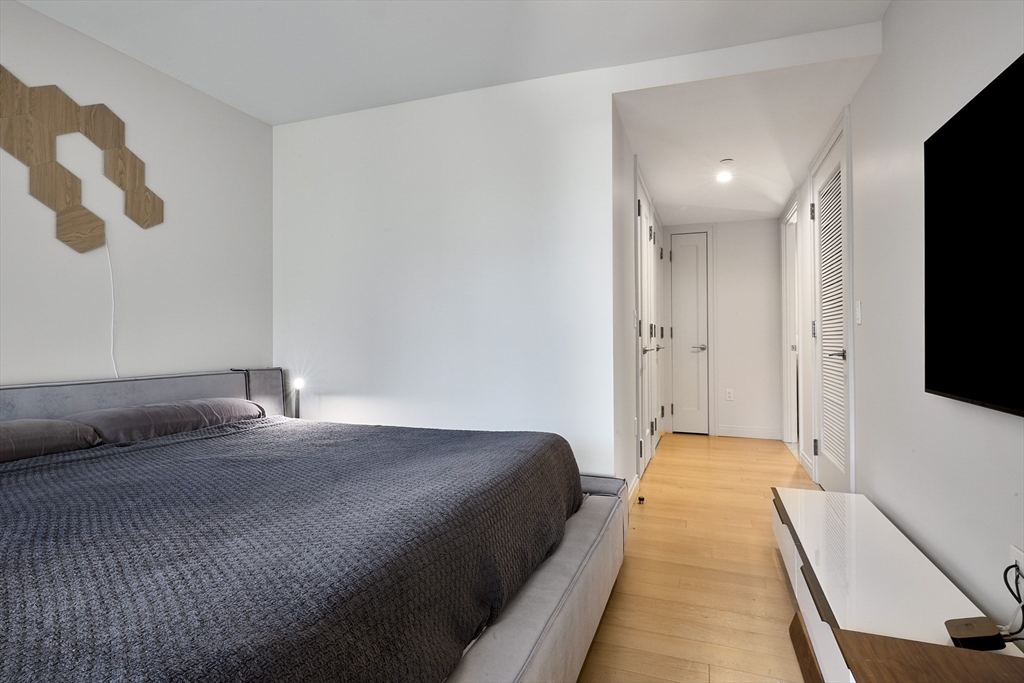 133 Seaport Blvd # 1605