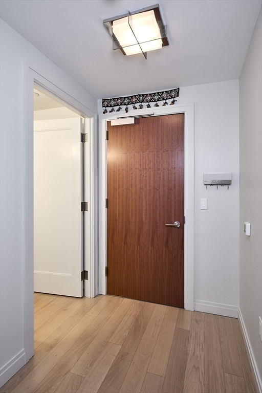 133 Seaport Blvd # 1605