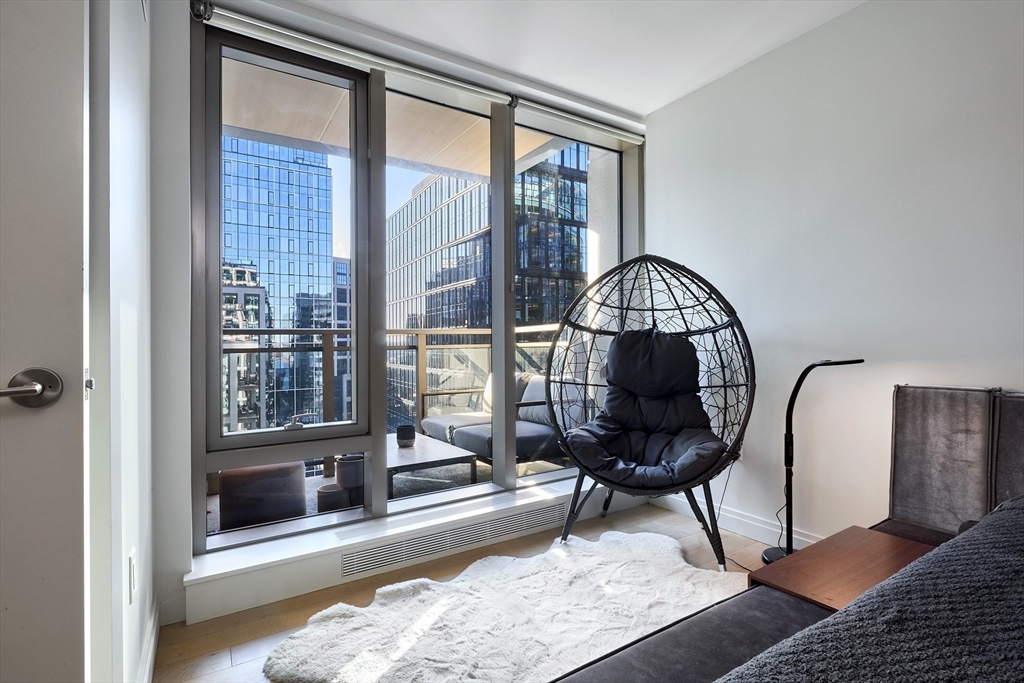 133 Seaport Blvd # 1605