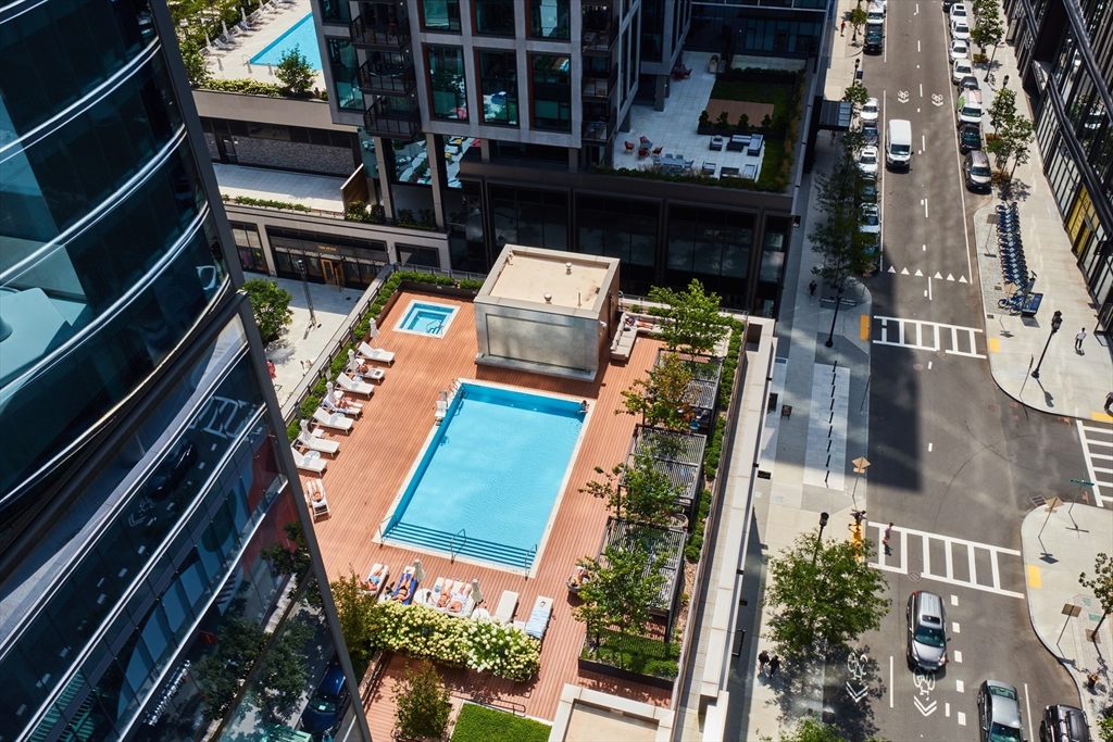 133 Seaport Blvd # 1605