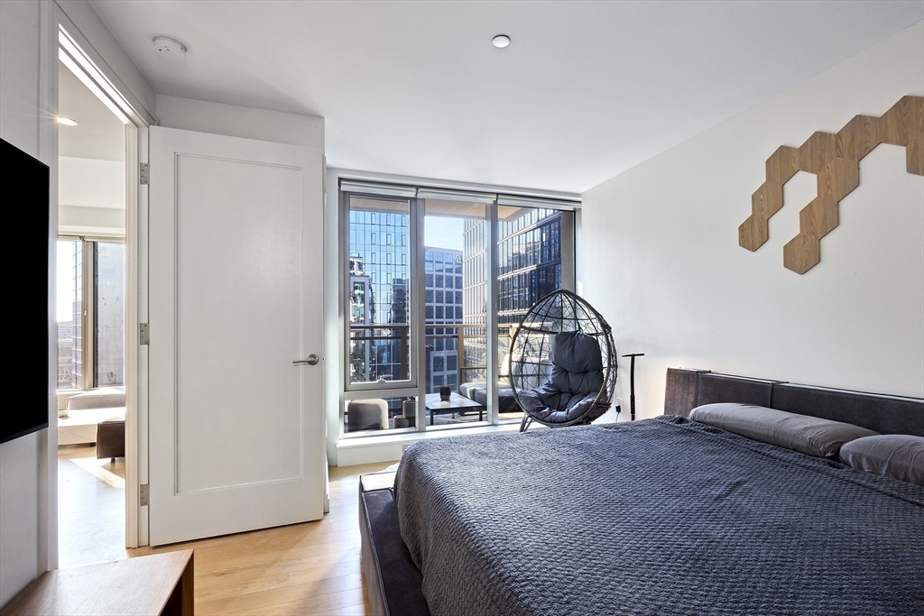 133 Seaport Blvd # 1605