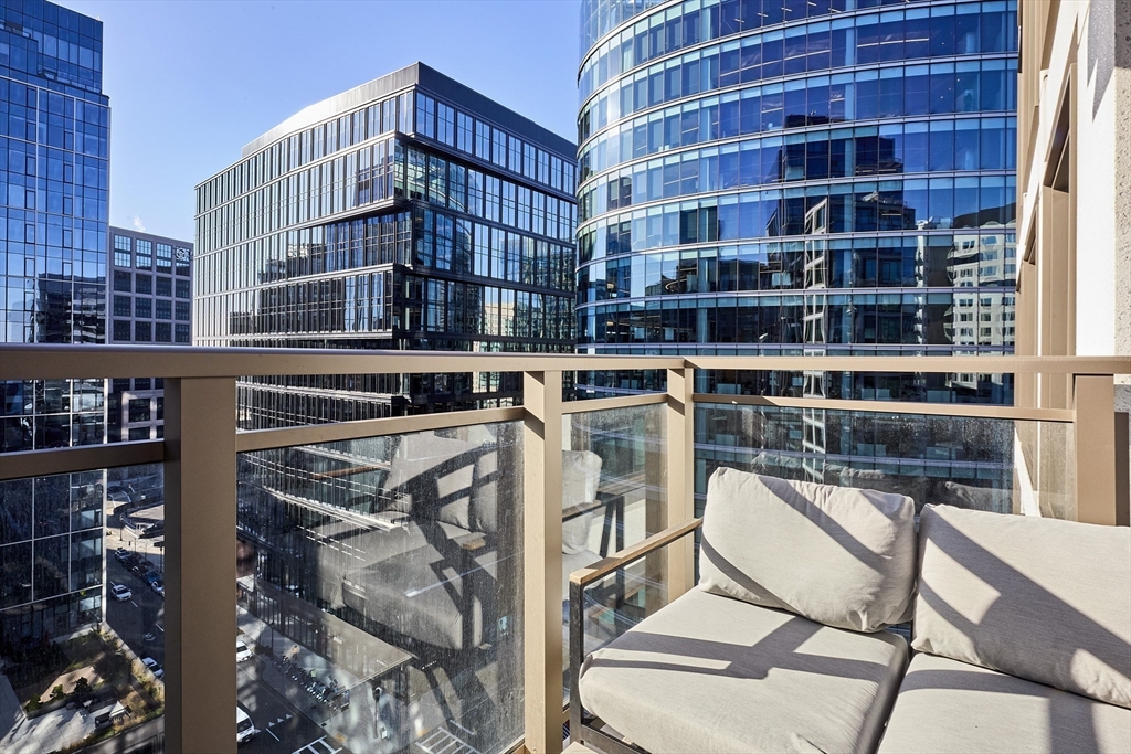133 Seaport Blvd # 1605