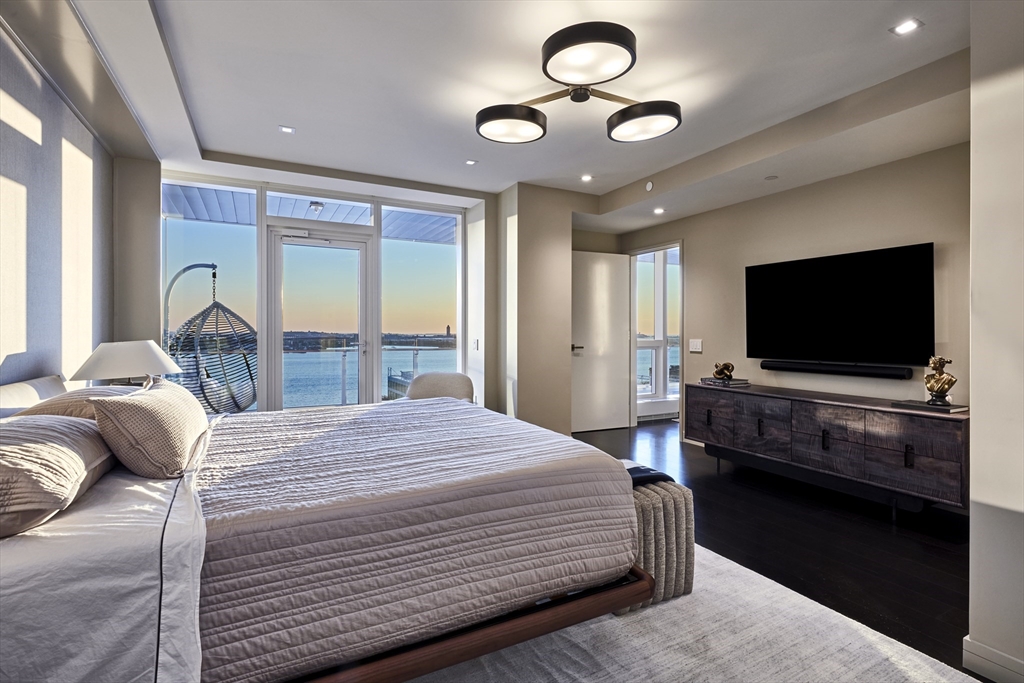 150 Seaport Blvd # 16E