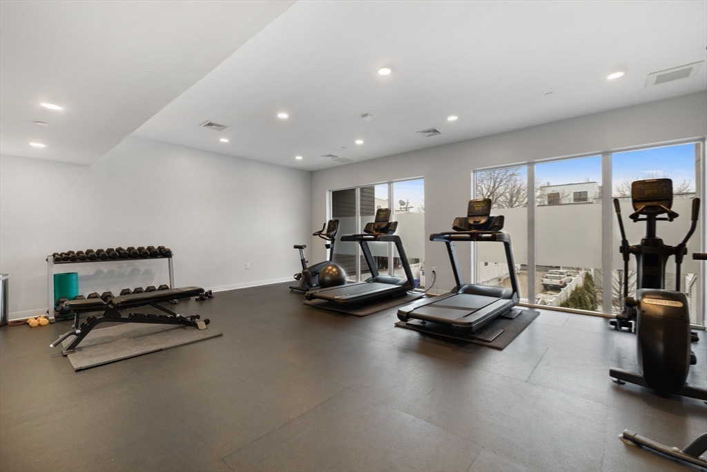 205 Maverick Street # 406