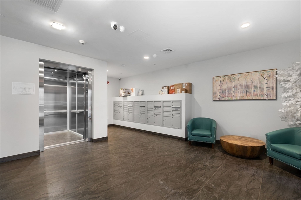 205 Maverick Street # 406