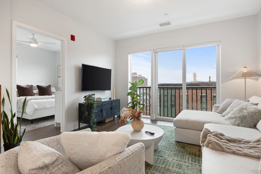 205 Maverick Street # 406