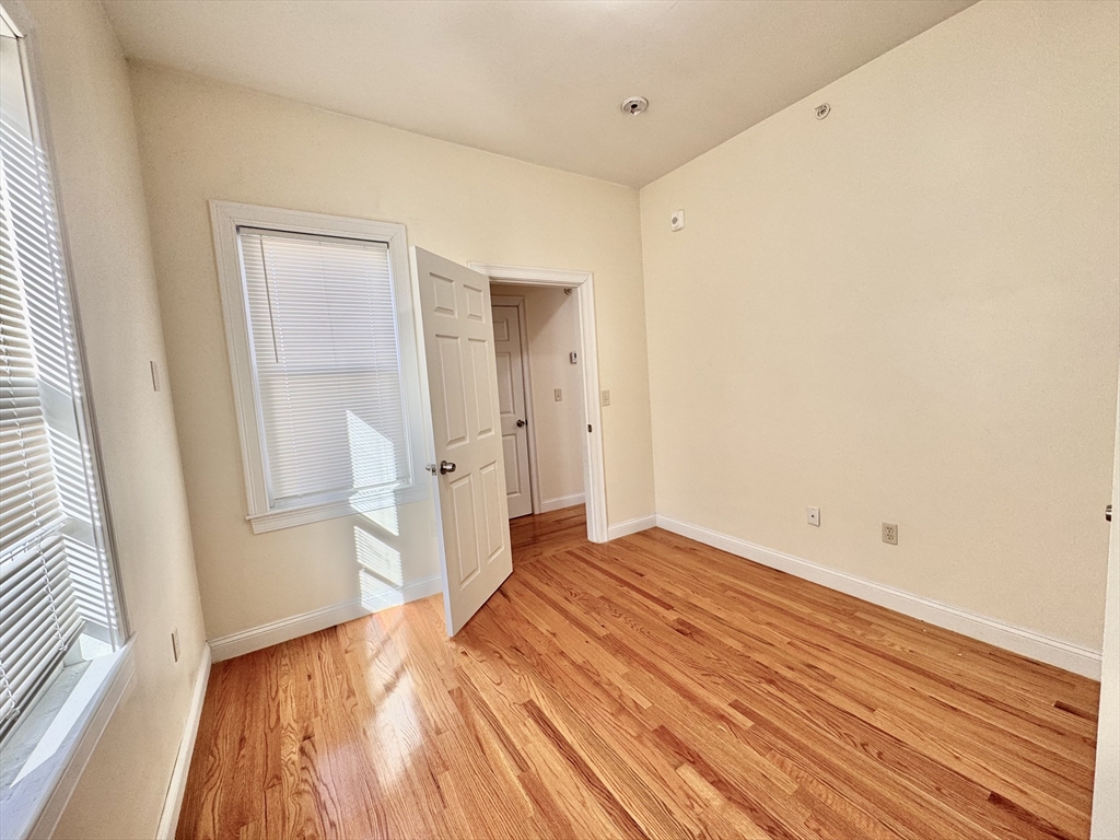 60 Mather St # 1