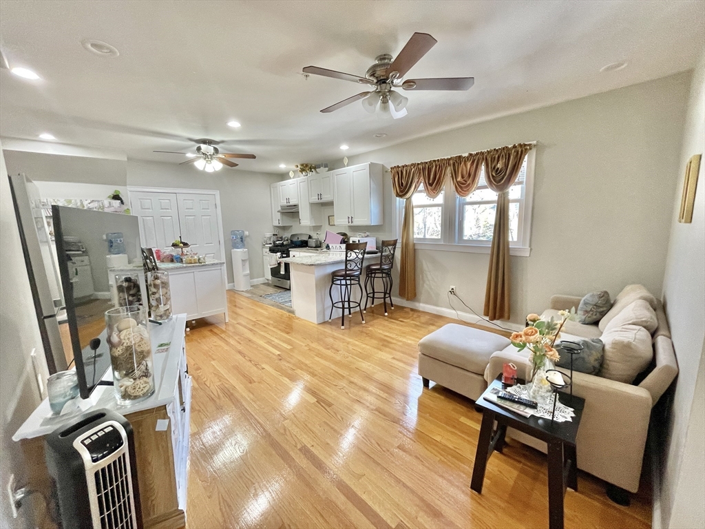 62 Lyndhurst St # 2