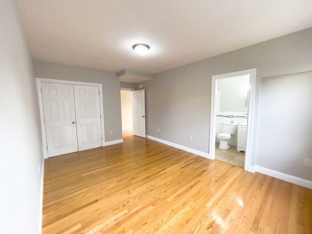 62 Lyndhurst St # 2
