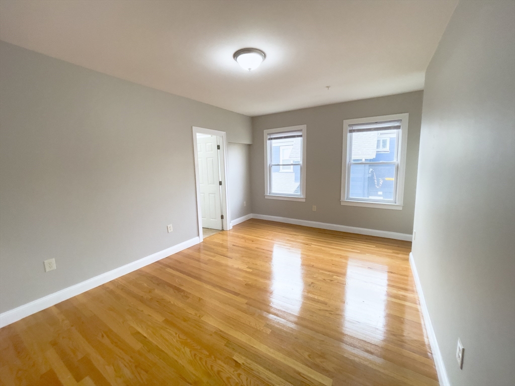 62 Lyndhurst St # 2