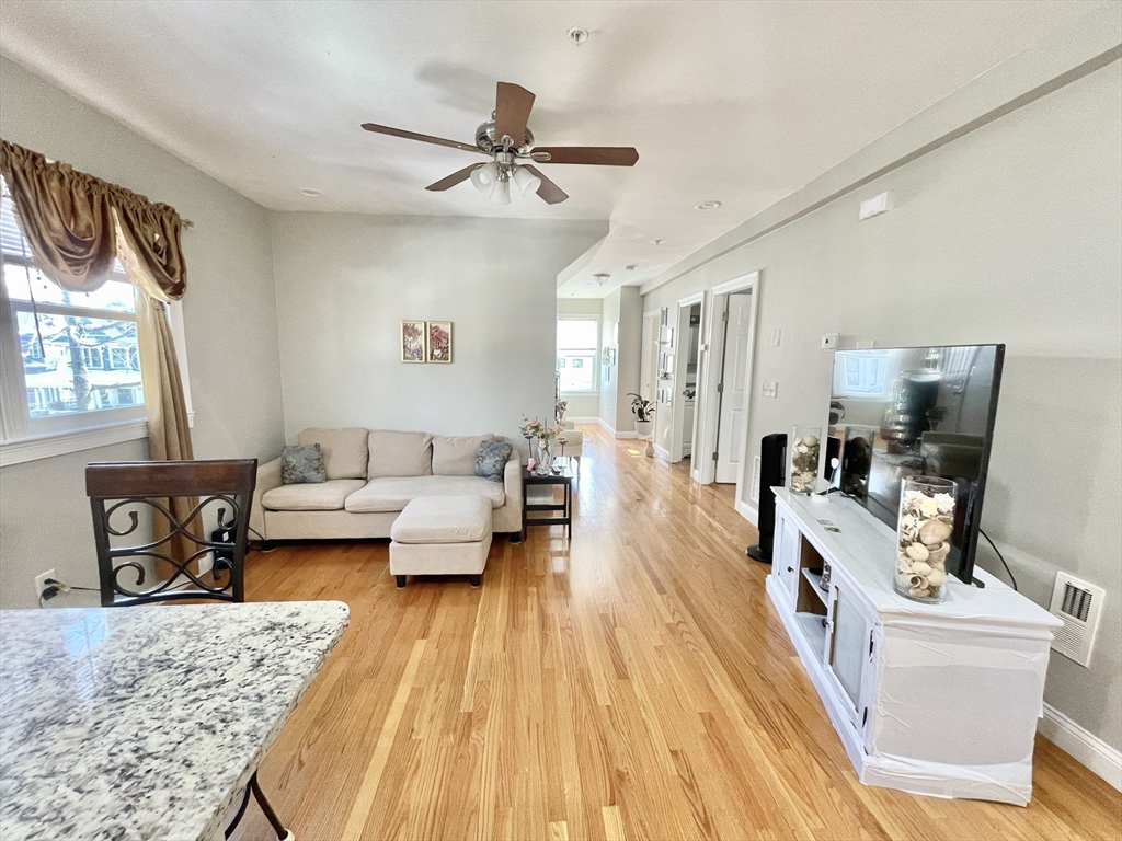 62 Lyndhurst St # 2