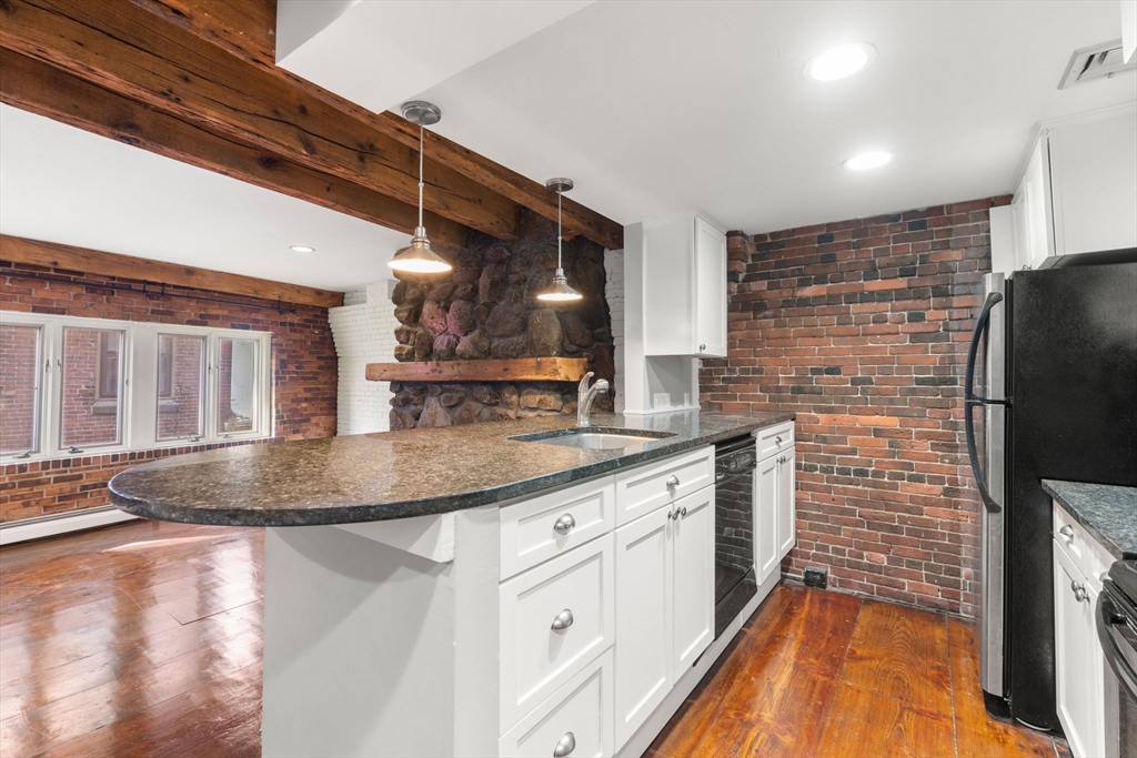 158 Commercial Street # 5