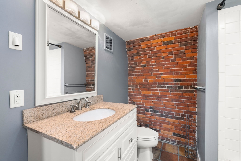 158 Commercial Street # 5