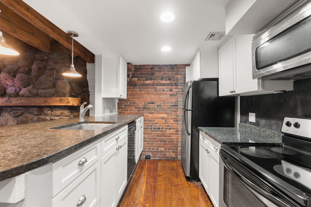 158 Commercial Street # 5