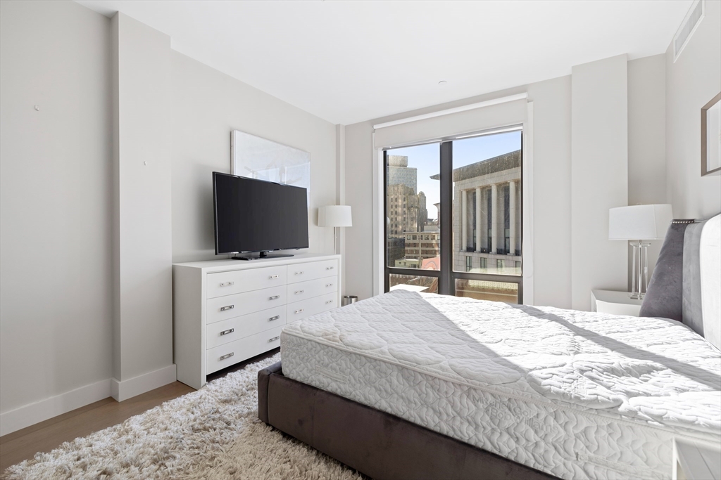 121 Portland St # 801
