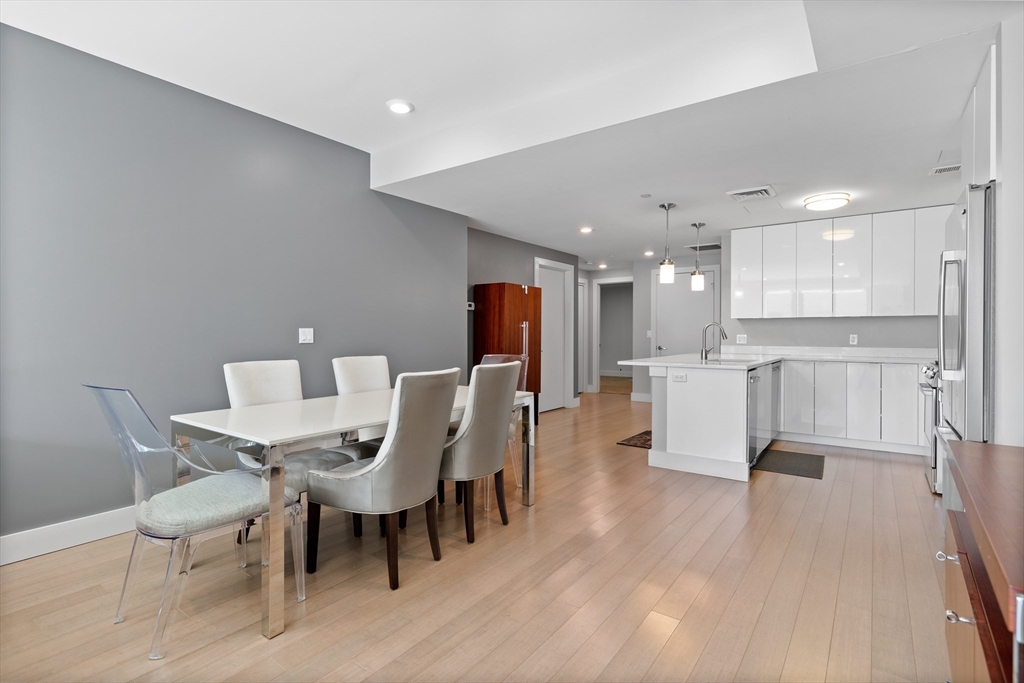121 Portland St # 801