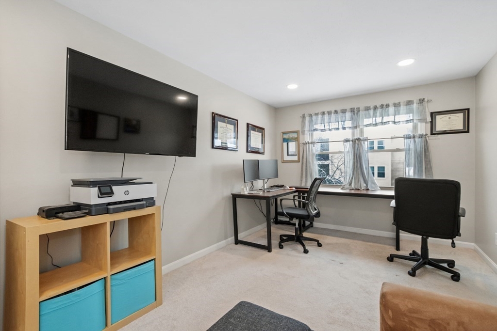 55 Randolph Dr # 55
