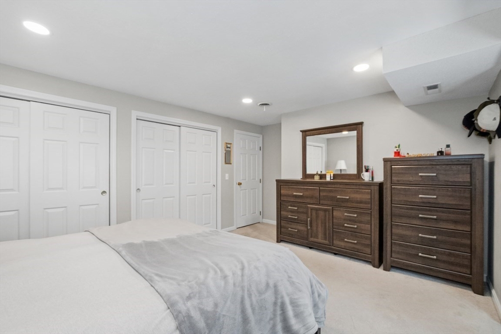 55 Randolph Dr # 55
