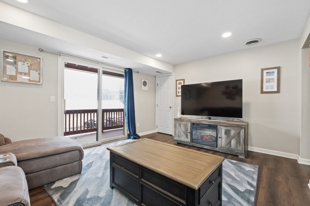 55 Randolph Dr # 55
