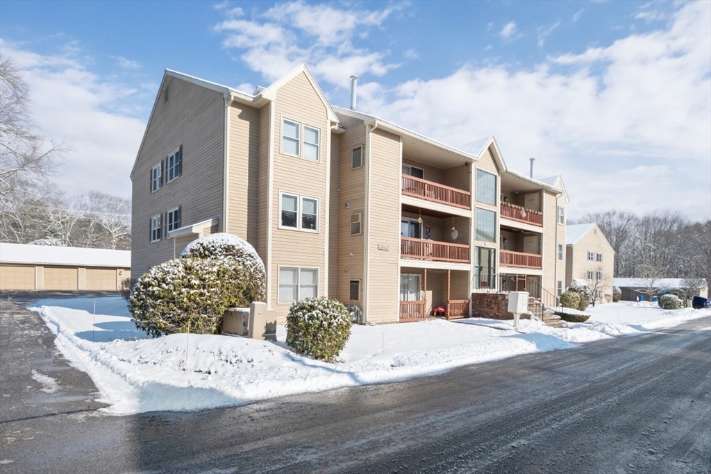 55 Randolph Dr # 55